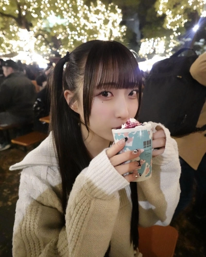 Trang phục thời trang giúp hình gái Nhật thêm nổi bật