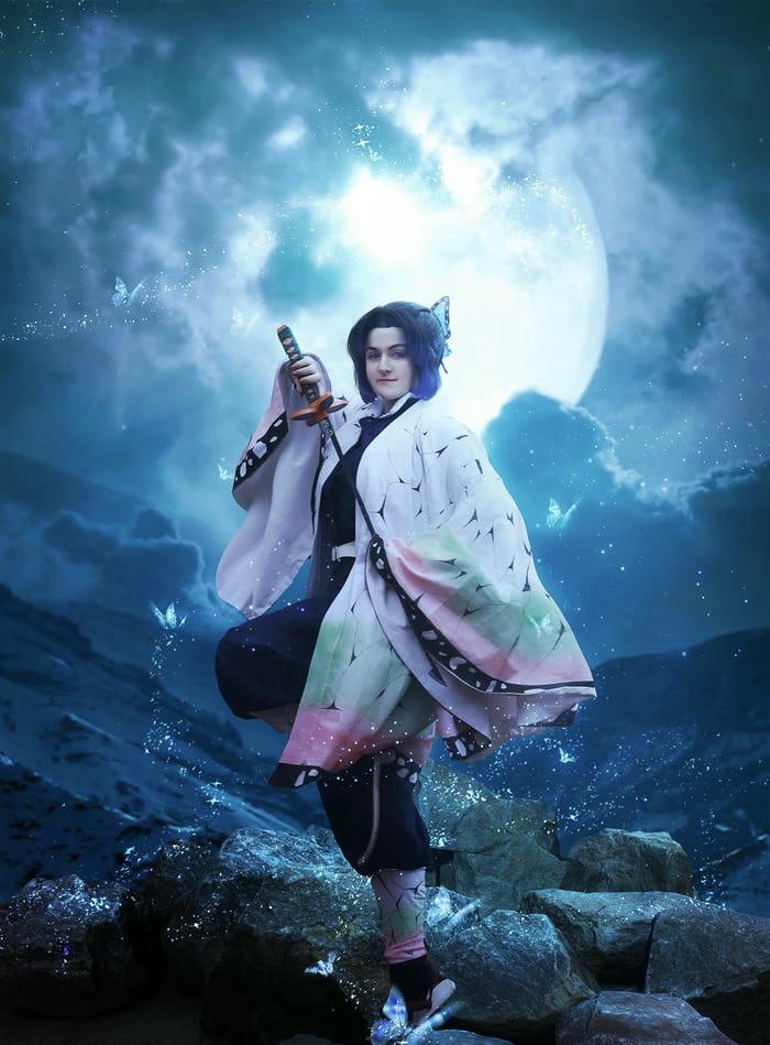 ảnh cosplay shinobu dép truyền thống