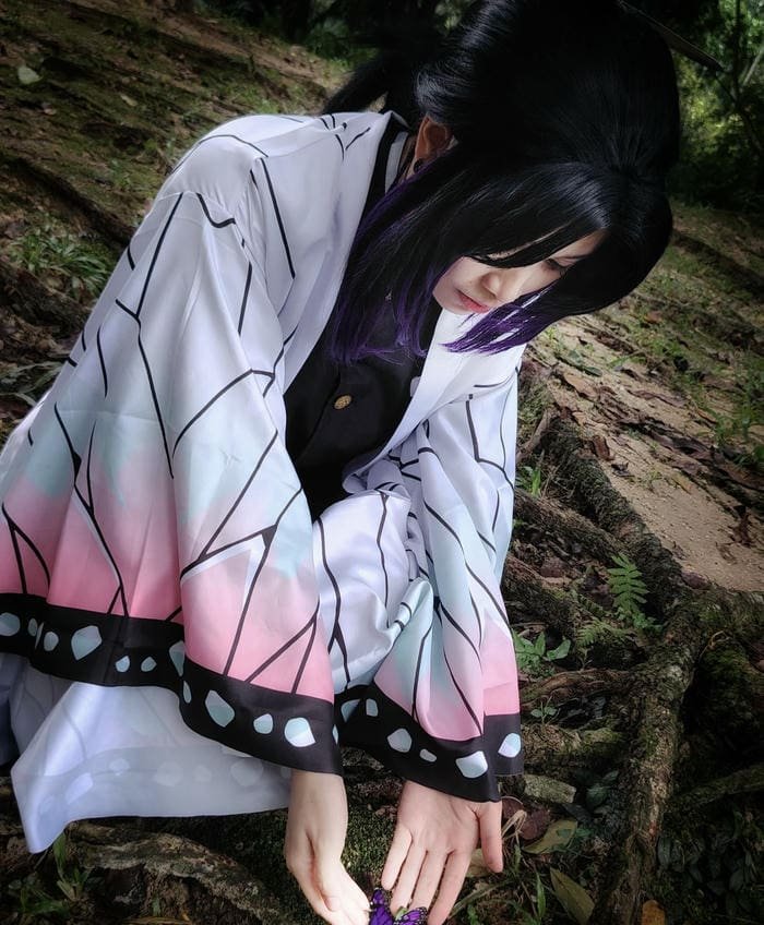 ảnh cosplay shinobu thân hình nhỏ nhắn