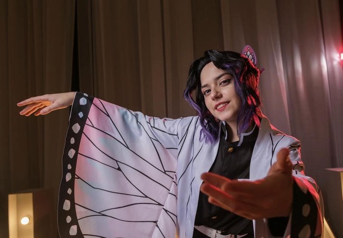 ảnh cosplay shinobu trang phục nhẹ nhàng