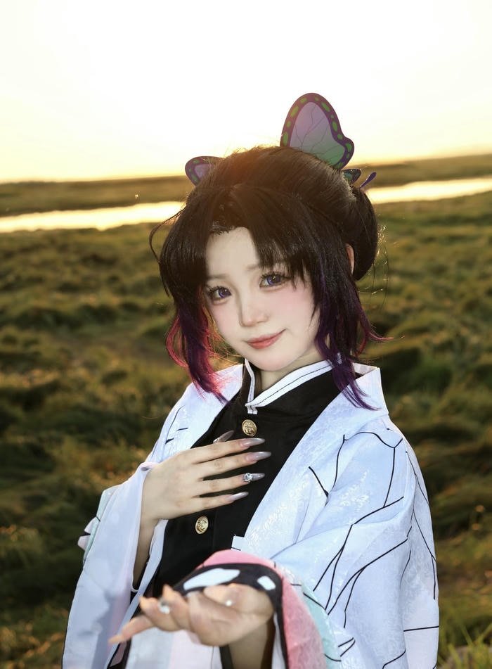 ảnh cosplay shinobu trang phục quen thuộc