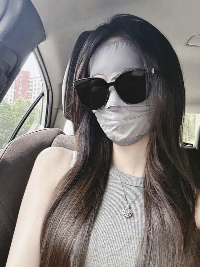 ảnh gái Trung Quốc che mặt áo phông