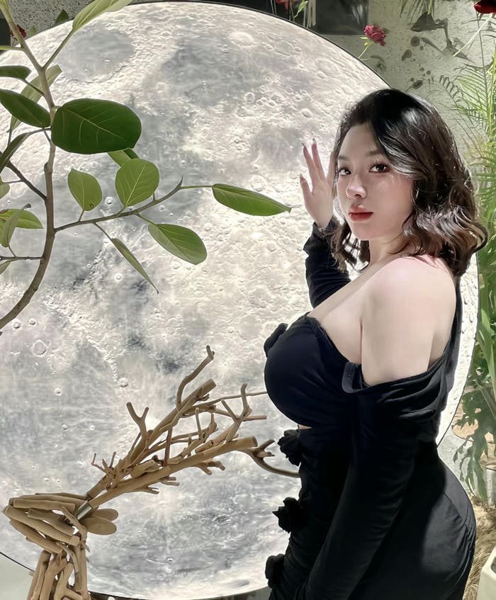 ảnh gái xinh hở hang trẻ trung