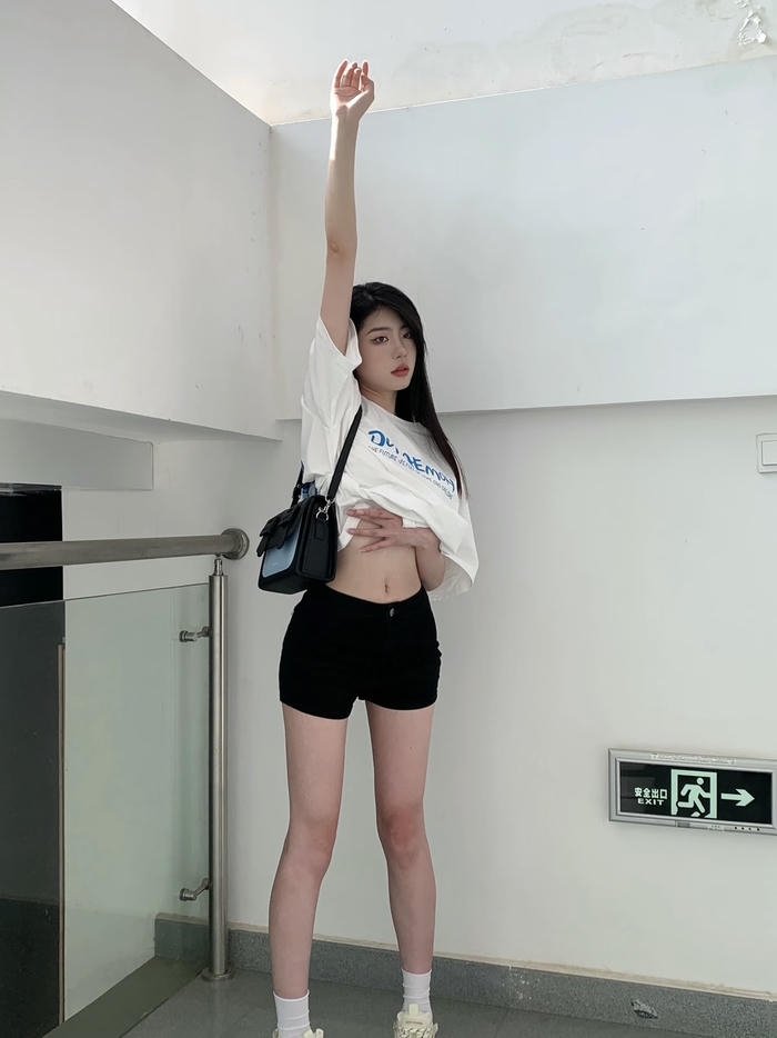 ảnh gái xinh quần ngắn style Hàn