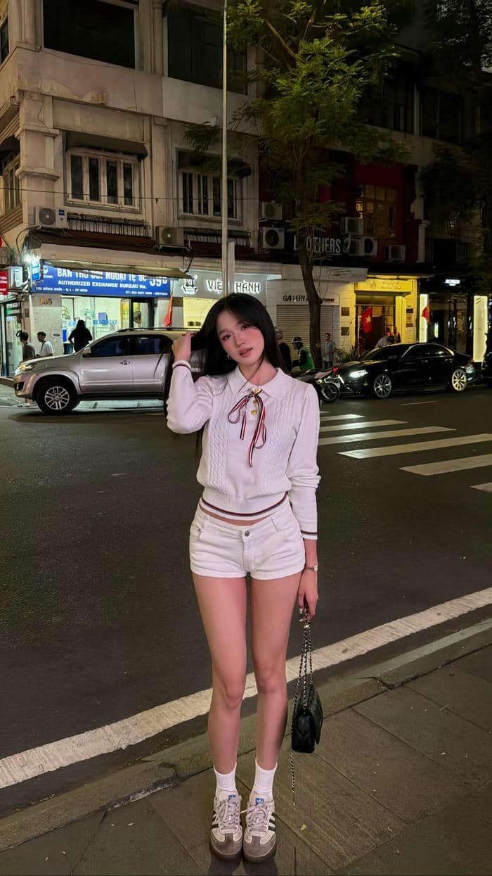 ảnh gái xinh quần ngắn toàn thân