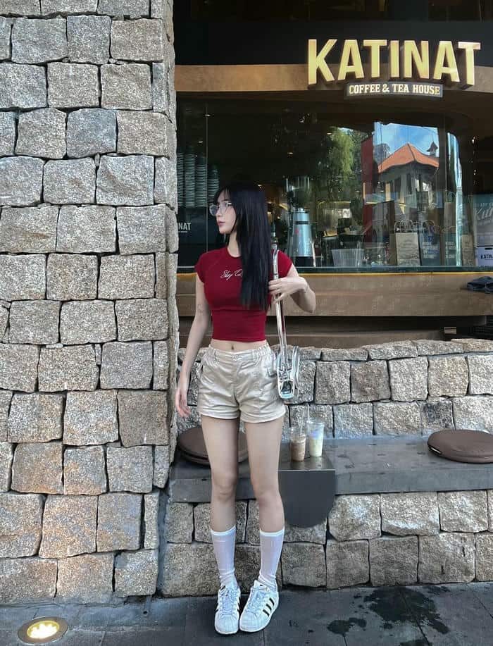 ảnh gái xinh quần short mùa hè