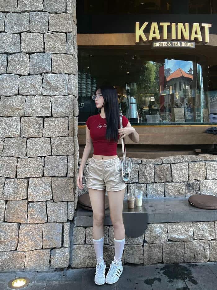 ảnh gái xinh quần short mùa hè