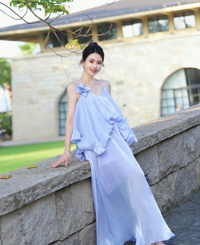 ảnh gái xinh trung quốc mặc váy dạo chơi