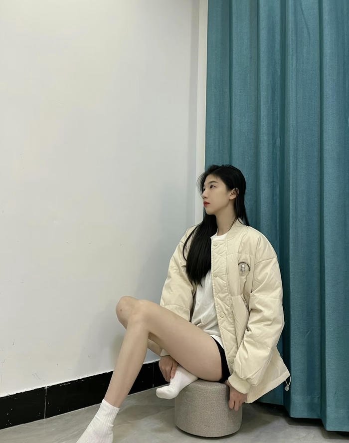 gái xinh chụp chân phong cách