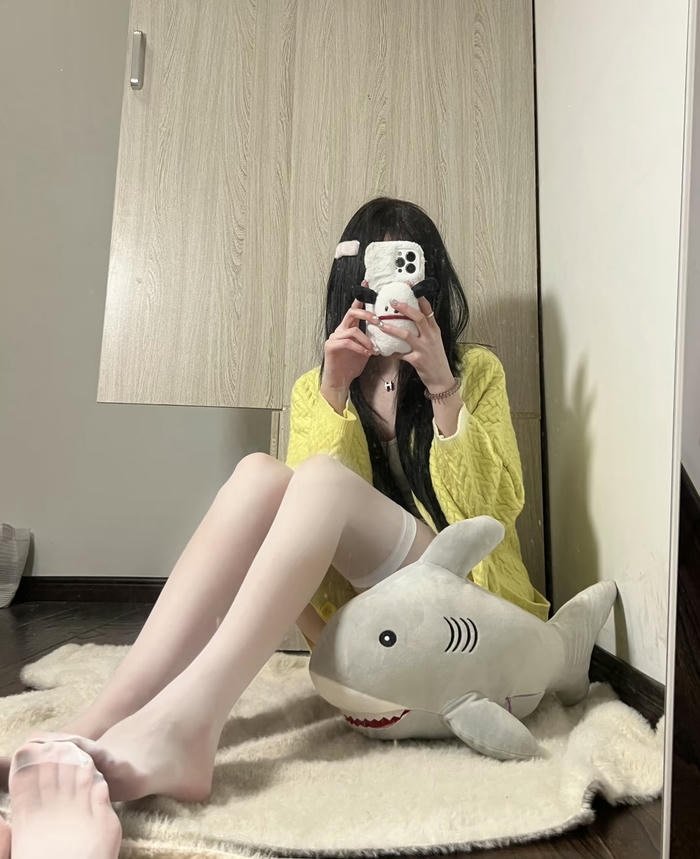 gái xinh khoe chân chụp ảnh