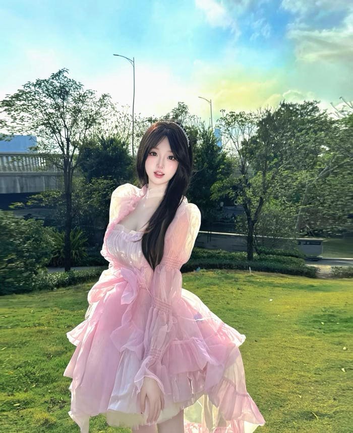 gái xinh trung quốc mặc váy công chúa ngọt ngào