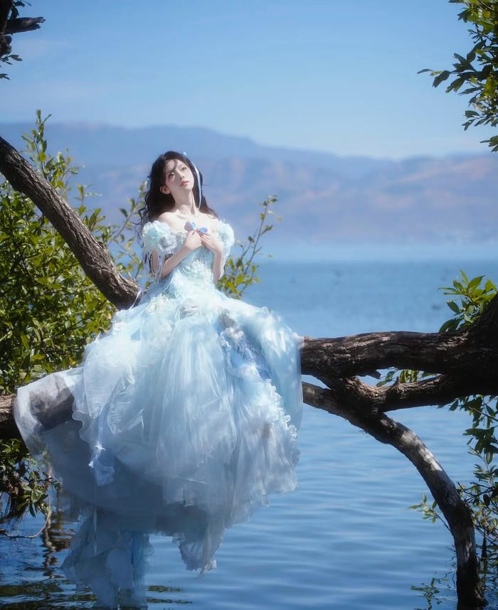 gái xinh trung quốc mặc váy công chúa
