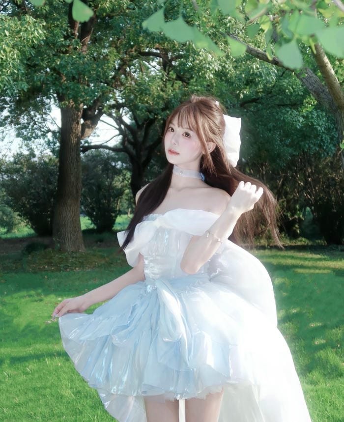 gái xinh trung quốc mặc váy trễ vai quyến rũ