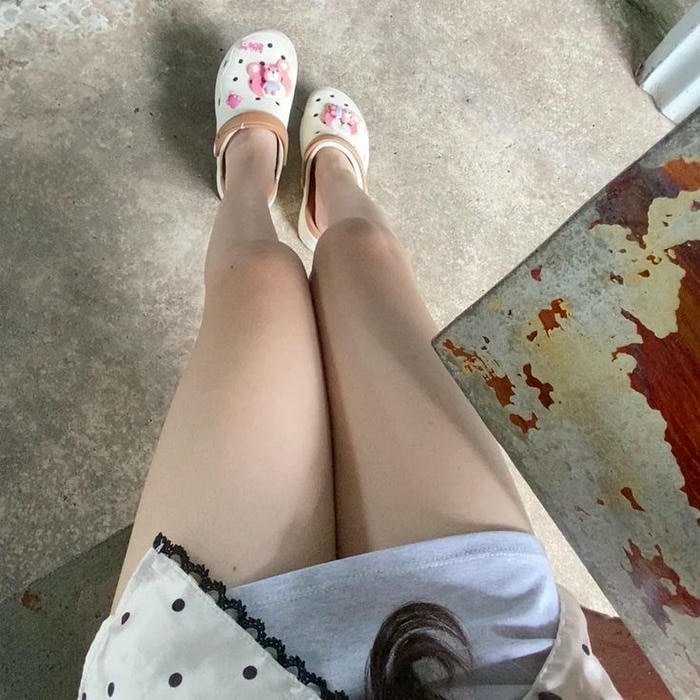 hình ảnh đùi gái xinh thu hút