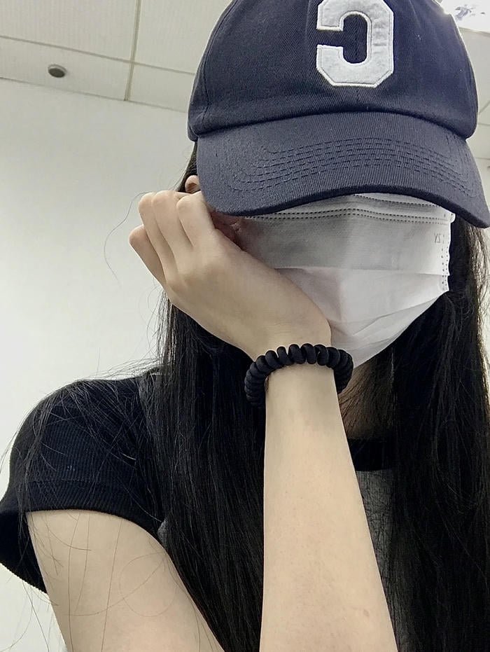 hình ảnh gái Trung Quốc che mặt đời thường