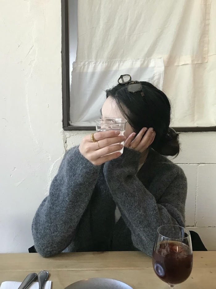 hình ảnh gái Trung Quốc che mặt quán cà phê