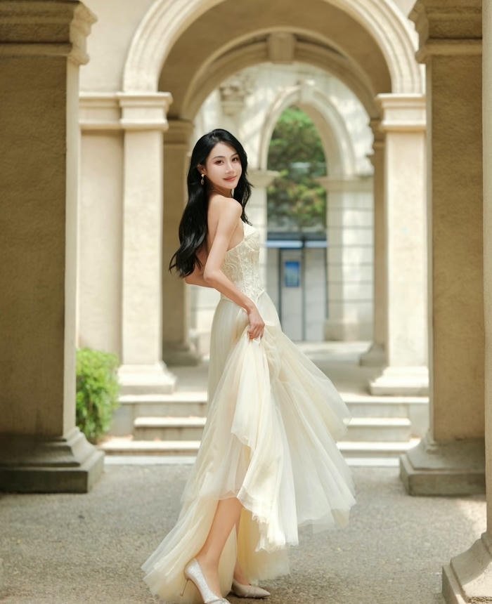 hình ảnh gái trung quốc váy thanh lịch