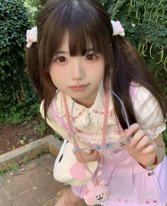 hình ảnh gái xinh cute váy tím