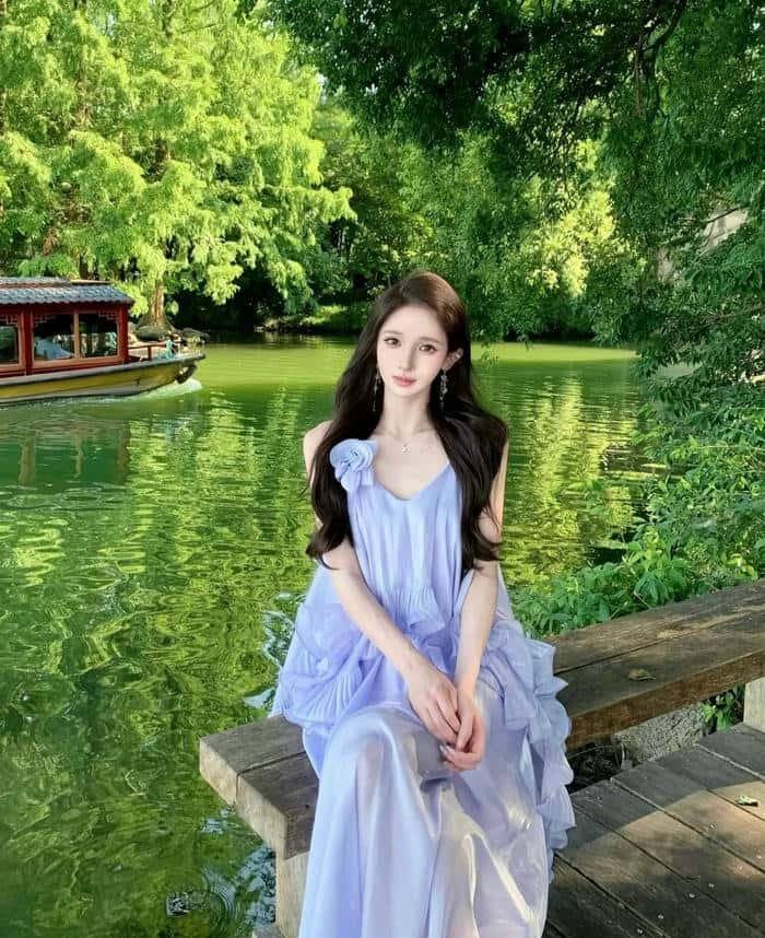 hình ảnh gái xinh trung quốc mặc váy tối giản