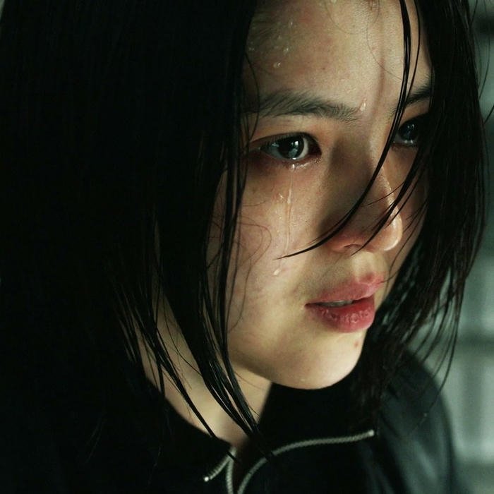 hình ảnh nữ khóc nỗi buồn sâu