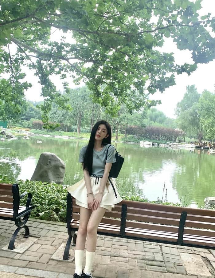 hình chụp chân gái ánh sáng đẹp