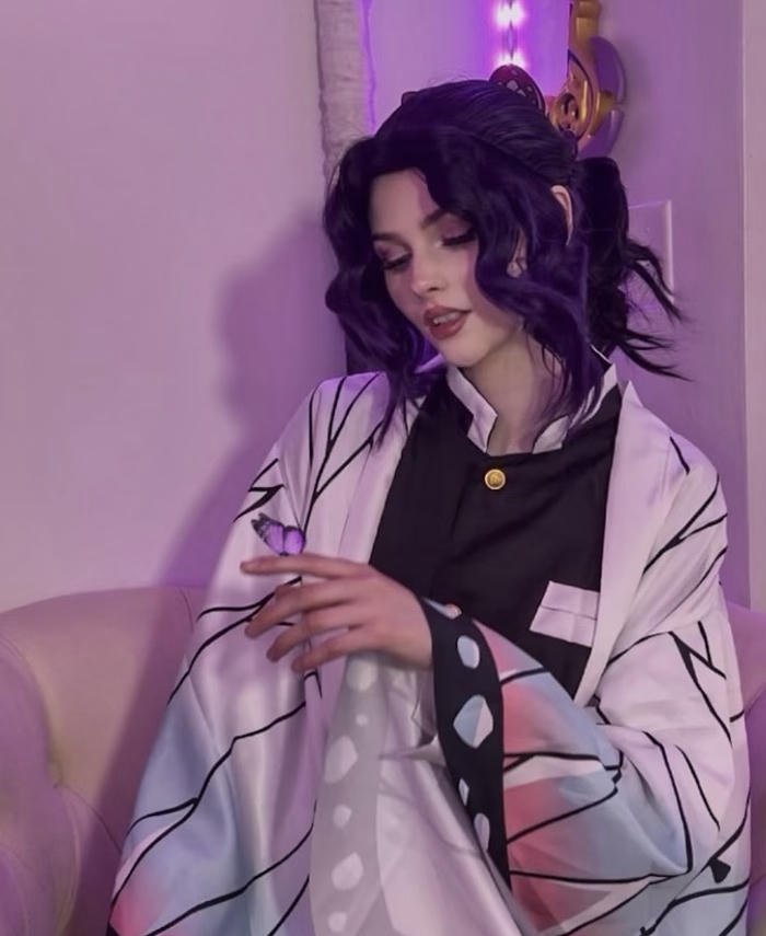 hình cosplay shinobu họa tiết bướm áo