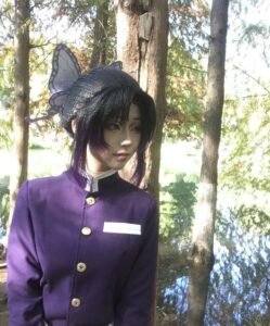 hình cosplay shinobu tóc cài bướm tím