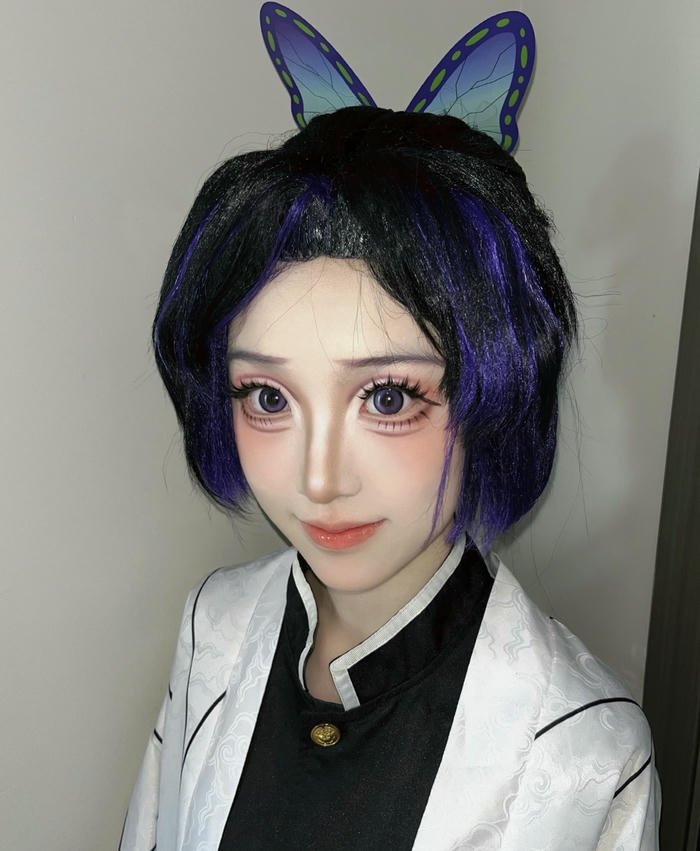 hình cosplay shinobu tóc đen tím ngắn