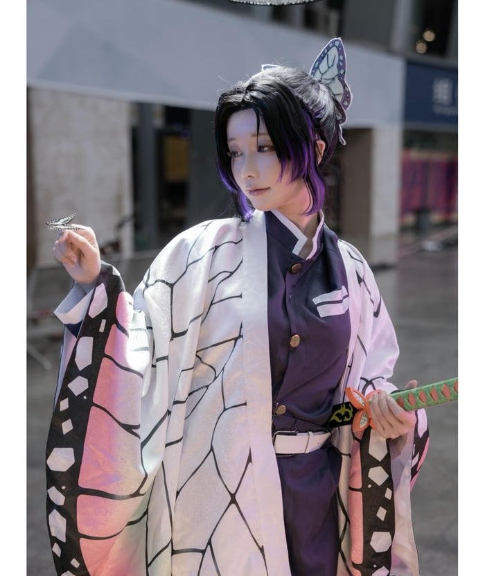 hình cosplay shinobu y phục kiếm sĩ