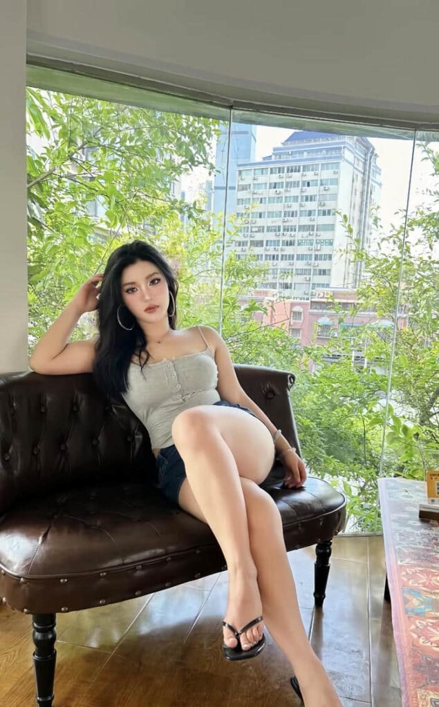 hình đùi gái xinh da trắng