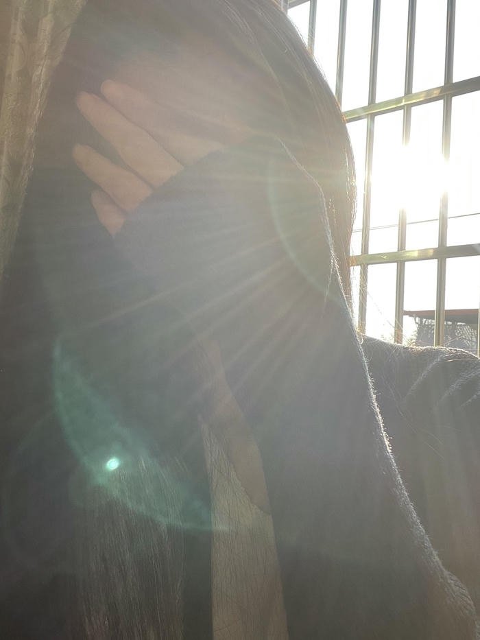 hình gái Trung Quốc che mặt ánh nắng