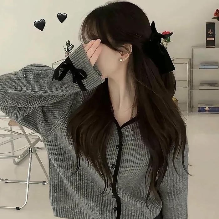 hình gái Trung Quốc che mặt trong phòng