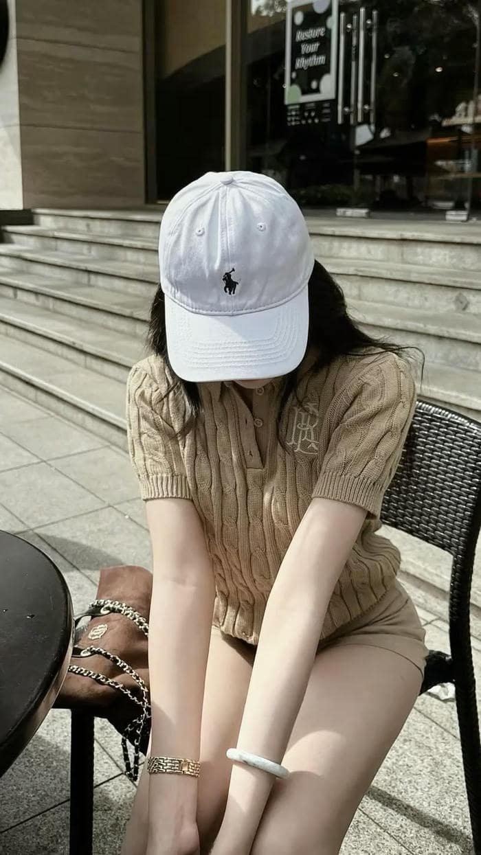 hình gái Trung Quốc che mặt váy ngắn