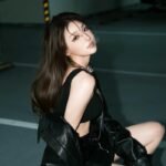 hình gái trung quốc hất cằm nhìn thẳng cực ngầu