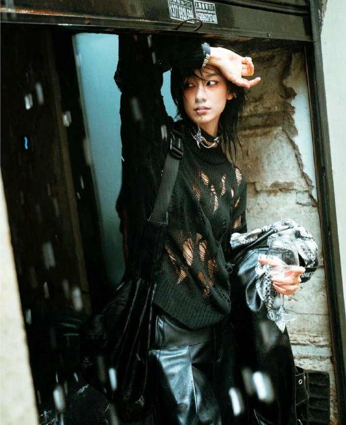 hình gái trung tóc ngắn ngầu