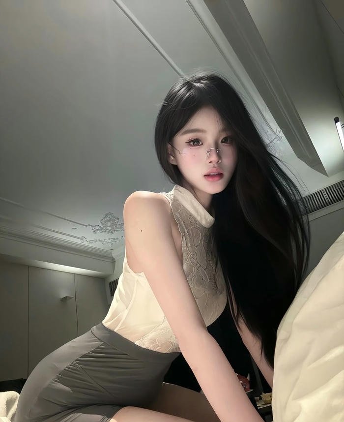 hình gái xinh đeo kính mắt không gọng