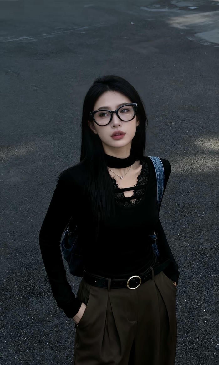 hình gái xinh đeo kính mắt mèo cực kỳ cá tính