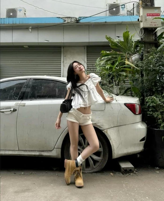 hình gái xinh quần ngắn áo tay bồng