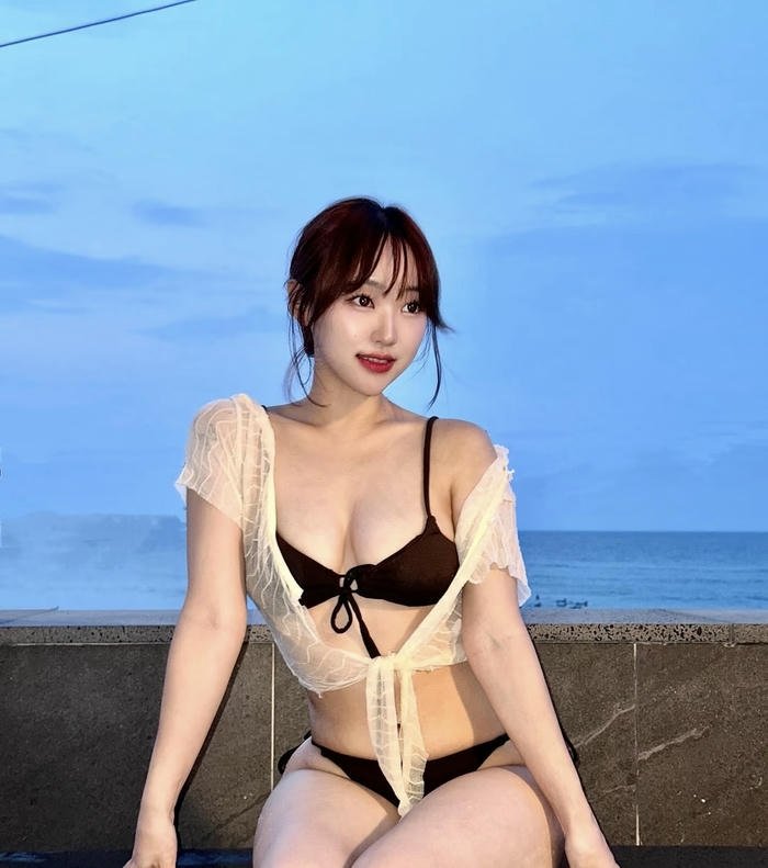 hình gái xinh tạo dáng duyên dáng