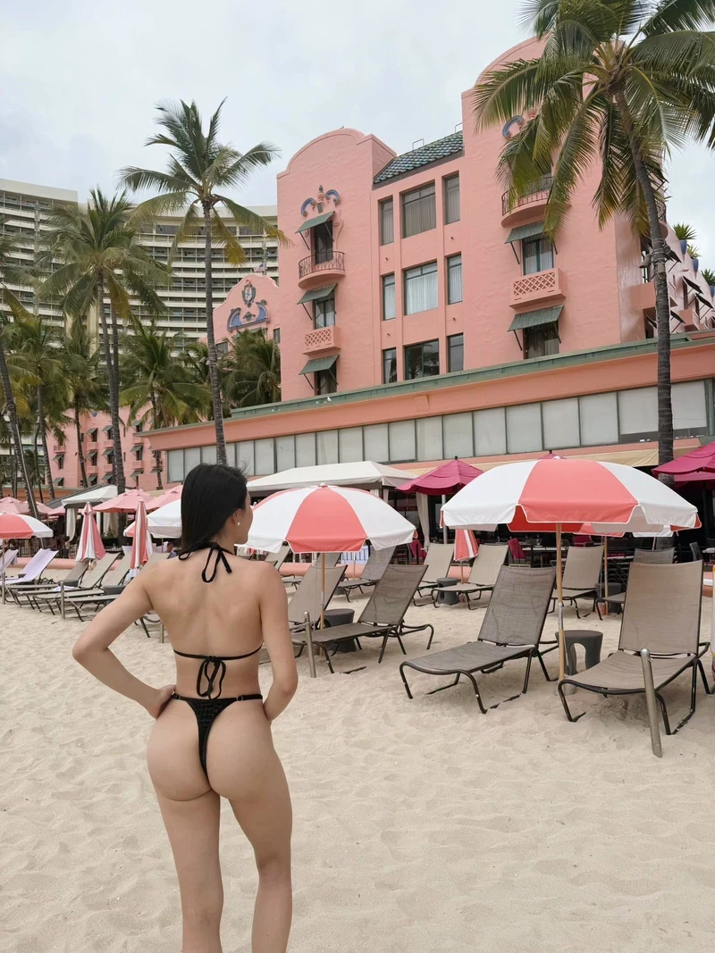 Ảnh gái bikini biển che mặt gợi cảm mềm mại