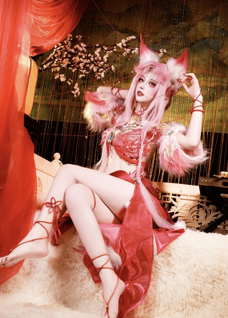Ảnh gái xinh cosplay hồ ly với biểu cảm tự nhiên nổi bật
