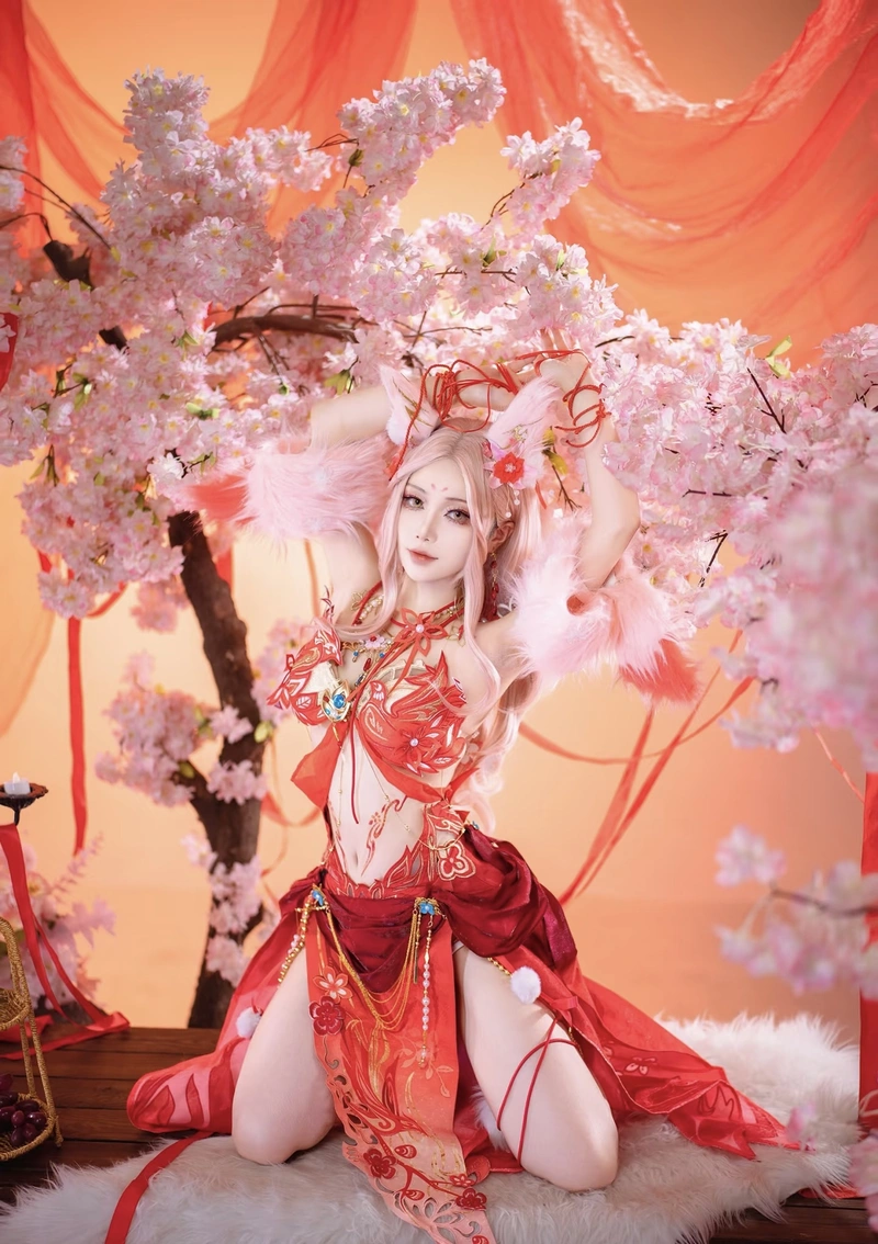 Ảnh gái xinh cosplay hồ ly với nét mặt dịu dàng