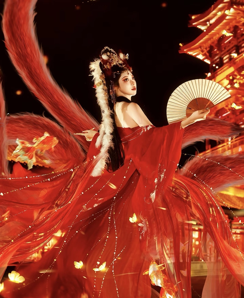 Ảnh gái xinh cosplay hồ ly với phong cách cá tính
