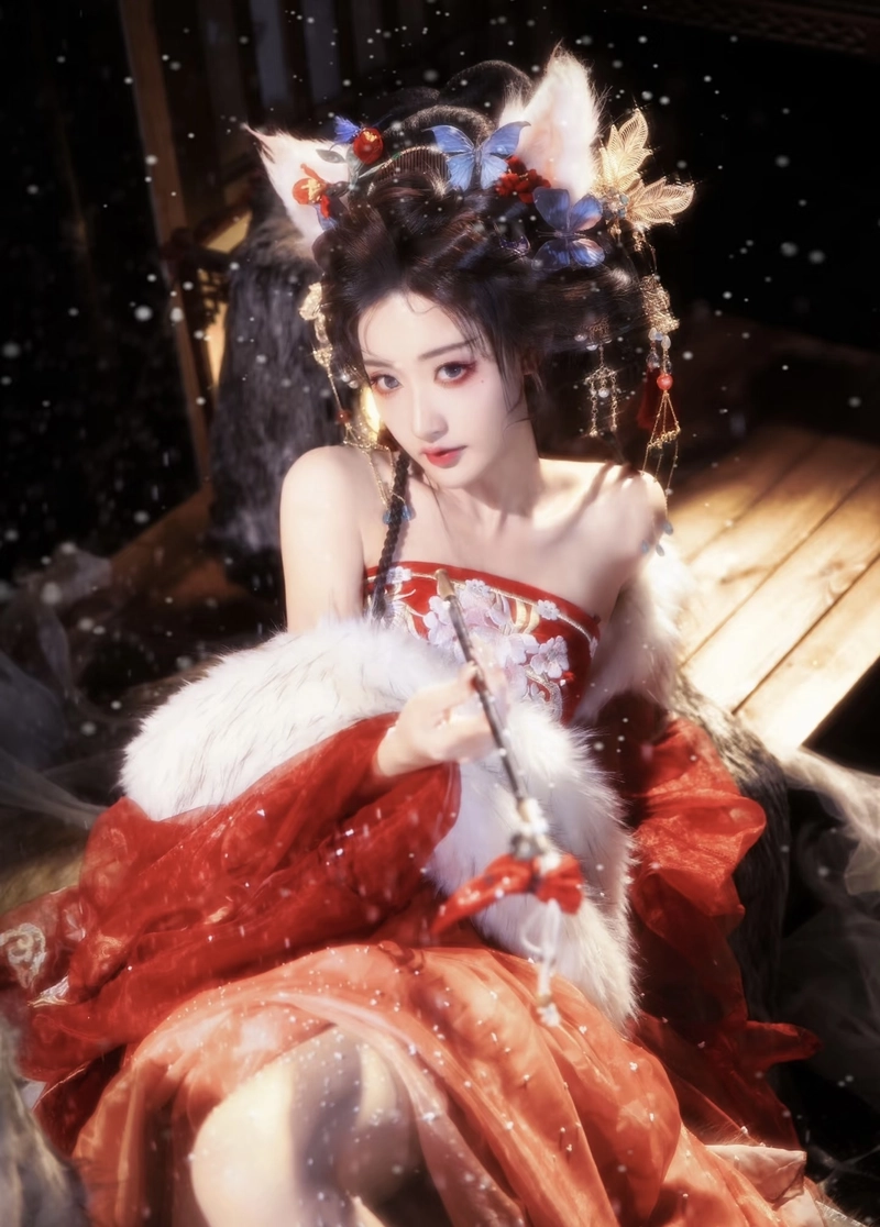 Gái xinh cosplay hồ ly với gương mặt thanh tú