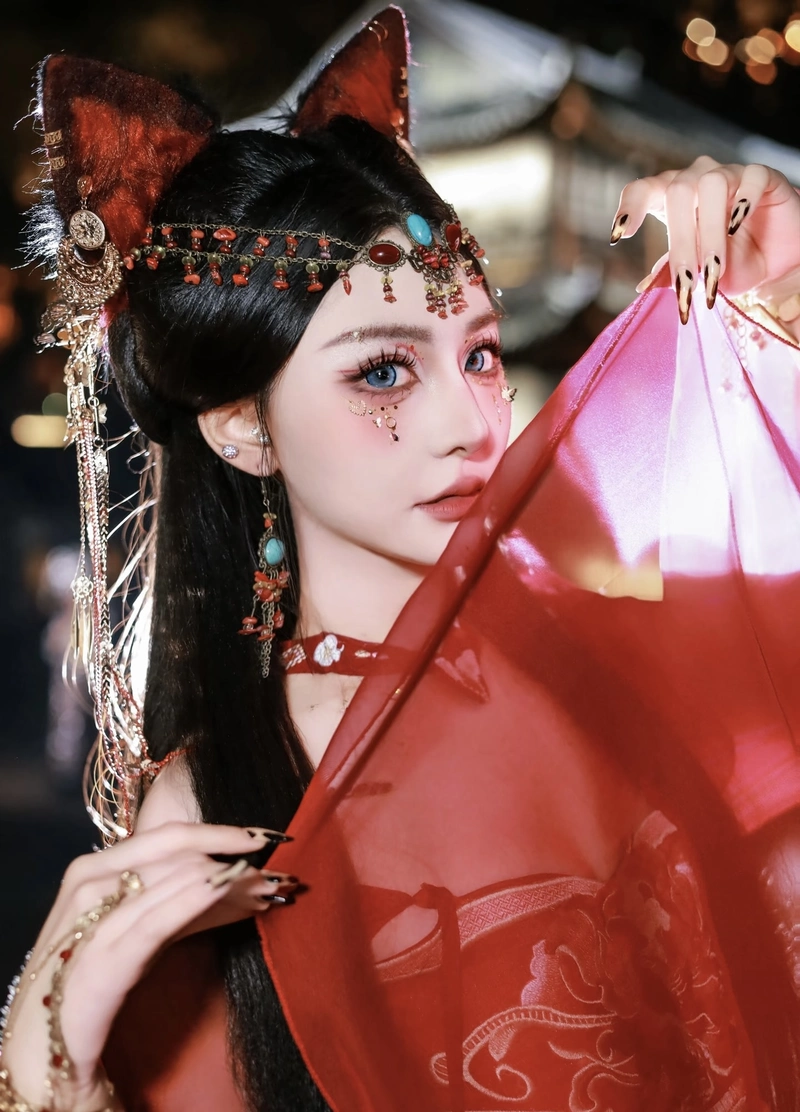 Gái xinh cosplay hồ ly với thần thái rõ nét