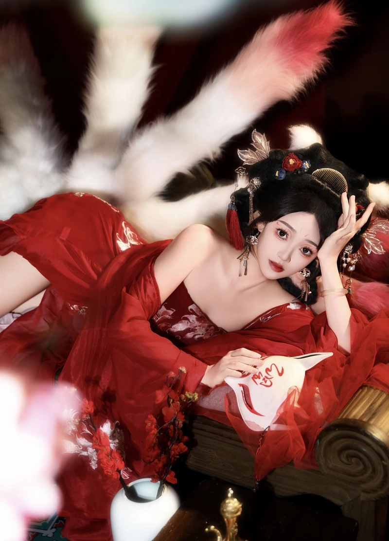 Gái xinh hóa hồ ly với thần thái cuốn hút