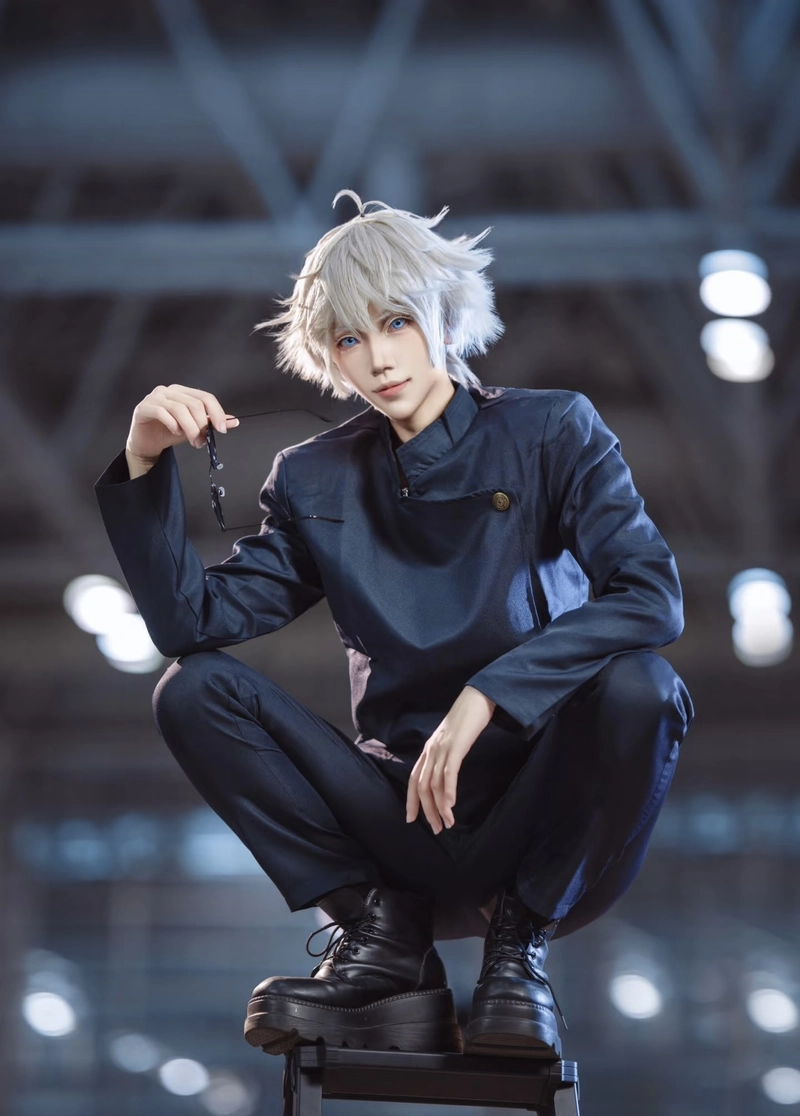 Góc nhìn Gojo cosplay với phong cách cool ngầu