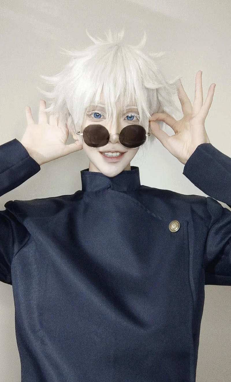 Góc nhìn Gojo cosplay với phong cách lạnh lùng