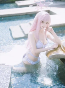 Hình ảnh cosplay nữ vú bự với phong cách gợi cảm tinh tế