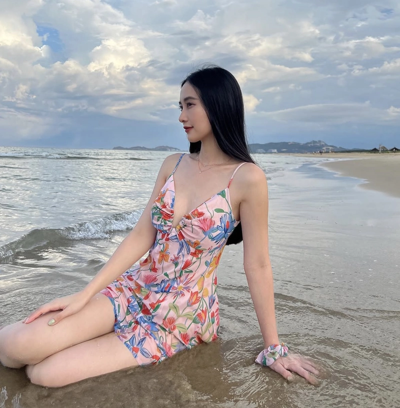 Hình ảnh jun vũ bikini kiểu váy hoa